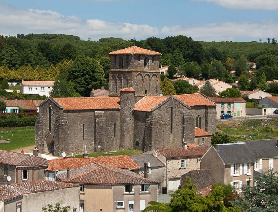 Pouzauges-eglise-vieux-bourg